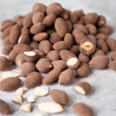 Mandorle ricoperte di cioccolato keto